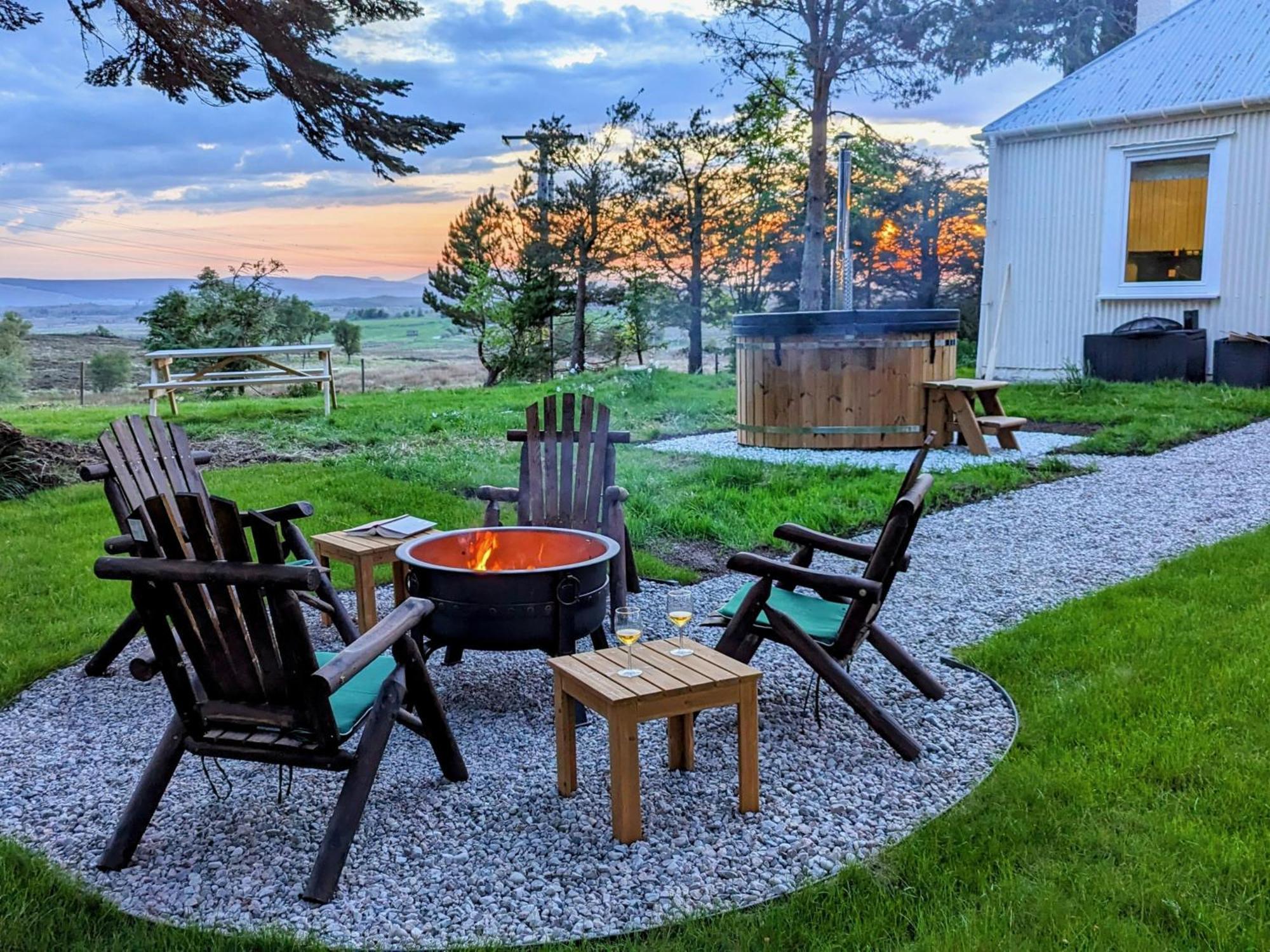 Challenger Bothy Villa Lairg Exterior photo